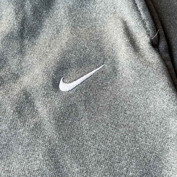 Nike woman’s sweatpants/grey/ size M - Picture 3 of 11